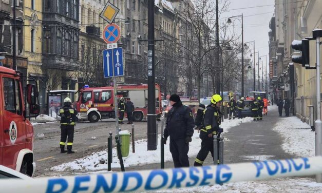 Tűz ütött ki a Fazekas Mihály Gimnáziumban, kiürítették az épületet