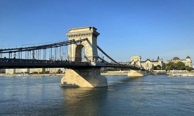 Egyre valószínűbb, hogy Egressy Mátyás zuhant a jeges Dunába: a 18 éves fiú kulcscsomóját a Lánchídon találták meg