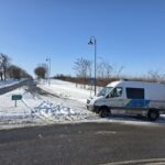 Borzalom: egy sporttáskában dobták ki az agyonvert csecsemőt az osztrák-magyar határon, körözik az anyát