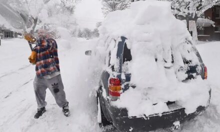 Tilos útszóró sóval szórni a járdákat, vigyázat: milliós bírságba lehet belefutni egy kormányrendelet alapján