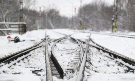 MÁV: a téli időjárás miatt a pénteki menetrend is jelentősen változik – így járnak a vonatok Budapest környékén