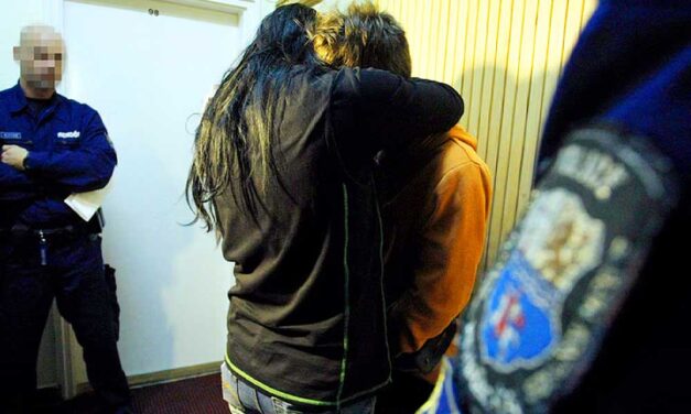 Szabadult a börtönből az a lány, aki 14 évesen, barátjával közösen megölte anyját Zagyvarékason: az asszony nem engedte, hogy lánya együtt aludjon udvarlójával