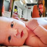 Sürgősen félre kellett állnia a mentőautónak, beindult a szülés az út közepén