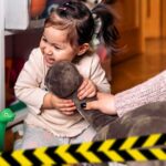 Leragasztotta a síró gyermek száját, aztán babzsákot vágott a fejéhez – Most az érdi vádlottak padján ül a kegyetlen bölcsődei dadus