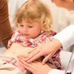 Bilicsben vezették el Dunavarsány egyik gyermekorvosát és asszisztensét, miután pénzért hamisan igazolták a kötelező oltások beadását