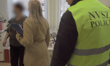 Dunavarsányi oltásbalhé: a rendelőjében bilincselték meg a népszerű gyermekorvosnőt – videó a cikkben