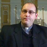 Gyászol a katolikus egyház: vonat elé lépett a 43 éves Ciprián atya, a hívek el sem tudják képzelni, mi vihette rá a papot a szörnyűségre