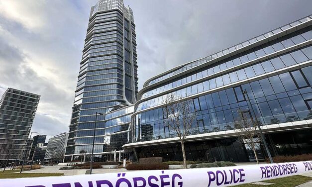 Balhé a MOL toronyban: életveszélyesen megkéseltek egy vendéget a Virtu luxusétteremben
