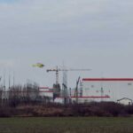 Újabb munkahelyi baleset a debreceni akkumulátorgyárban: 6 méter magasból zuhant le egy vendégmunkás, pár hete hasonló eset történt ugyanitt