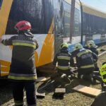 Halálos baleset Debrecenben: a villamos alól emelték ki a biciklist – videó a cikkben