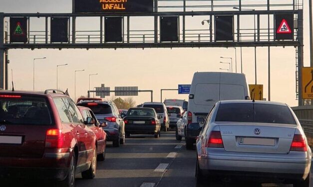 Több jármű ütközött az M0-ás autóúton, több kilométeres a torlódás
