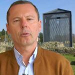 Zsiráfketrec-botrány a Dunakanyarban: Lemondásra szólítja fel Grauszmann György polgármester azokat a képviselőket, akik szerinte a kormány ellenségének állították be Verőcét