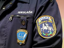 Gyomorforgató dolgot művelt a Monor környéki iskolában egy alsós diákkal az iskoltársa