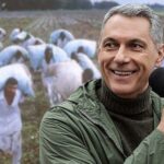 Állami vagyon kisöprés: Indoklás nélkül 1374 földet adtak ingyen Lázár János alapítványának vagyonkezelésébe, már a börtönrabok is neki dolgoznak