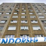 Kiesett a 4. emeletről egy 18 hónapos kisfiú, az anyja észre sem vette, hogy a gyerek nincs a lakásban