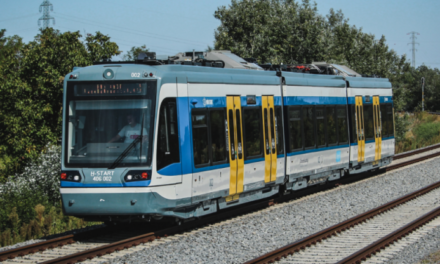 A vasútvillamos elé ugrott egy fiatal férfi Hódmezővásárhelyen, a holttest azonosításához a lakosság segítségét kéri