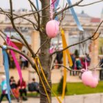 Parkolás, közösségi közlekedés, vásárlás – minden, amit tudnod kell az ünnepi hétvége szolgáltatásairól