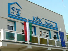 Belőttek a solymári Kék Óvoda egyik csoportszobájába – elfogták az elkövetőt