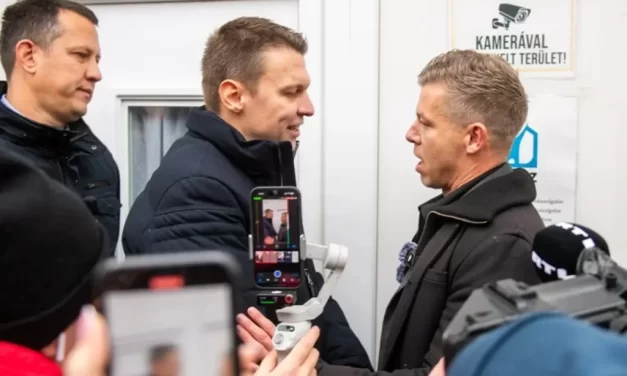 „Vége van kicsi” – búcsúzik a parlamenttől Menczer Tamás, aki egész kampányát Magyar Péter lejáratására építette