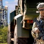 Már nem akarnak az ukránok Magyarországon robbantani: Orbán Viktor visszavonja a fegyveres katonákat Százhalombattáról és Paksról