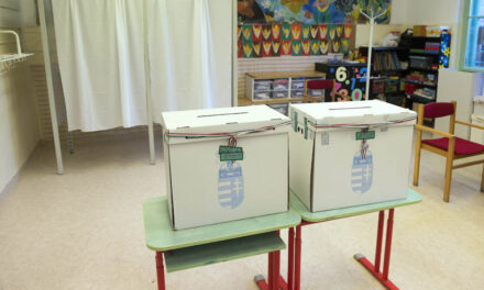 Választási csalásra készülnek Szentendrén? Mozgóurna igénylés miatt hivogatják az időseket