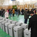 Választás 2026: Minden eddigi rekordot megdöntenek a részvételi adatok, Magyar Péter és Orbán Viktor is leadta szavazatát