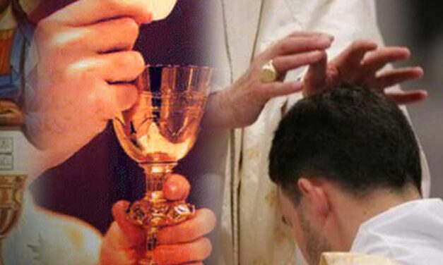 Fogdosta és puskát keresett a diákok nadrágjában az egyik hittantanár Kecskeméten – ezt állítják a szülők, rendőrségi nyomozás indult