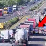 Bevasalta a kamion a pofátlan autóst az M7-esen: Centiken múlt a tömegszerencsétlenség a terelésnél – VIDEÓ
