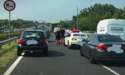 Inkább el se indulj a Balatonra: áll az M7-es és M1-es autópálya, már a közös szakaszon is kilométeres a dugó