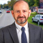 Politikai túlélés vagy őszinte beszéd – A nemrég még DK-s sződligeti polgármester, Juhász Béla megvédte a Tisza Párt polgármesterek fizetését befagyasztó javaslatát