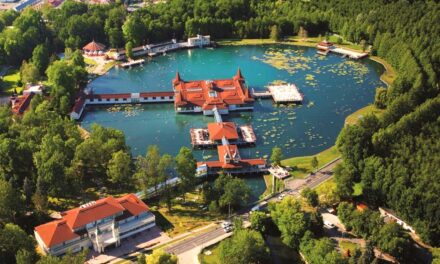 Belefulladt a Hévízi-tóba egy 41 éves turista, a férfi tiltott helyen fürdött
