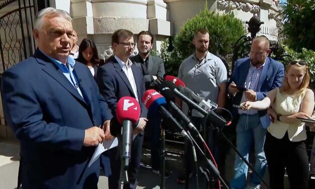 Előkerült Orbán Viktor, gyorsan tartott egy sajtótájékoztatót, ahol önkényuralmi rendszert kiáltott és elmondta: szerinte nincs rendben, hogy az ügyészség lefoglalta a Fidesz számítógépes rendszerét