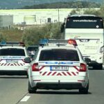 Két motoros és egy autó ütközött az M1-esen Óbaroknál, lezárták az autópályát
