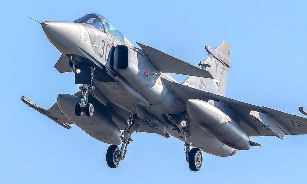 Légiakció a Paksi Atomerőmű zárt légterében: Lopott kisrepülő miatt riasztották a Magyar Honvédség Gripenjeit
