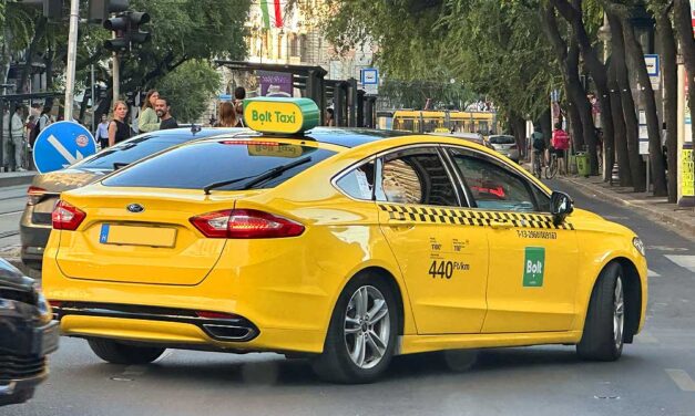 Zágrábban 700 forintért visz ki a reptérre a robotaxi, Budapestre is bármikor megérkezhetnek az önvezető autók – Az Országos Taxis Szövetség egyelőre homokba dugja a fejét