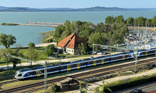 Jelentősen javult a balatoni vonatok pontossága a nyáron: Indul a MÁV utószezoni menetrendje