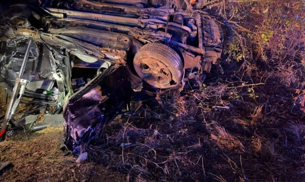 Halálos baleset a 4-es főúton: kirepült az autóból a szerelmespár, a fiatal nő elhunyt