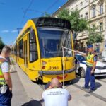 Késelés a 4-es villamoson: súlyos combsérüléssel szállították kórházba a megszúrt férfit