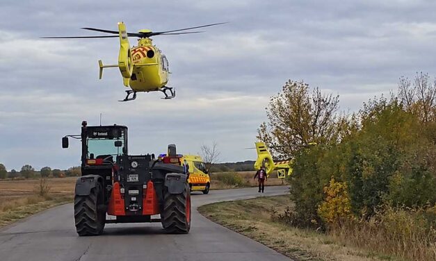 Súlyos baleset Hajósnál: egy BMW és egy Daewoo Matiz ütközött, a helyszínre több mentőhelikopter is érkezett