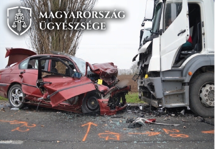 „Hogy a fiam már nincs életben, a hivatalos értesítésnél hamarabb kiderítettem” – iskolatársa vitte halálba a 19 éves Sándort, megszólalt a gyászoló édesanya