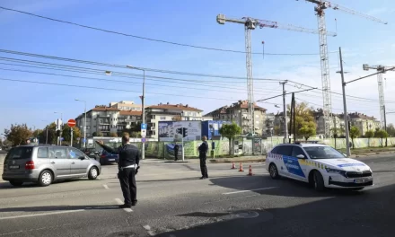 Világháborús bombát hatástalanítanak, lezárták az Üllői út egy részét, a lakókak el kellett hagynia otthonaikat