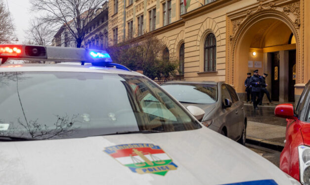 ORFK: egy email szerint az ország több mint 70 iskolájában helyzetek el bombát